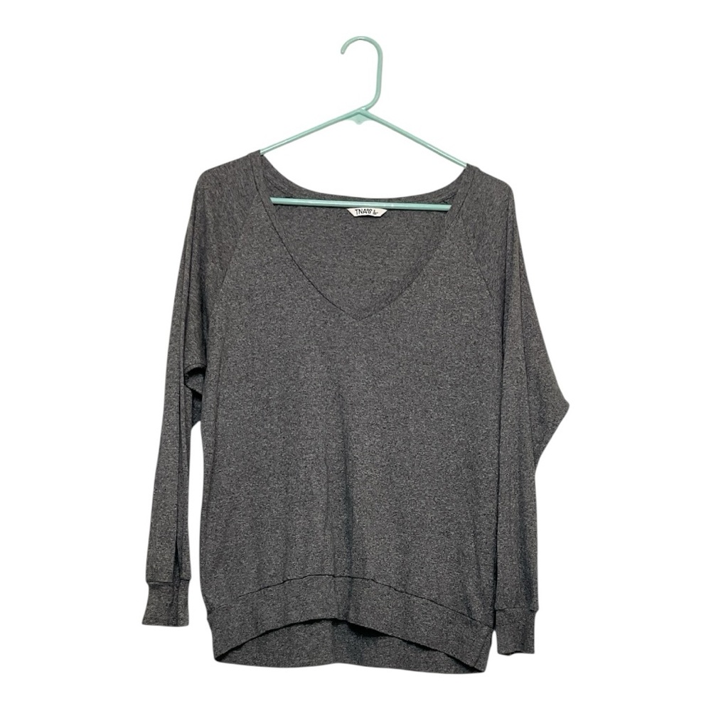 Womenโs Aritzia TNA lightweight sweater, size smallโ